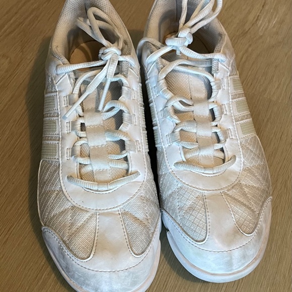 Adidas Women’s Triple Cheer Shoes - Picture 7 of 9